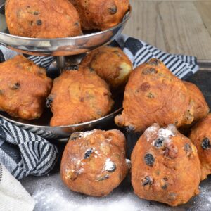 Oliebol met rozijnen per stuk